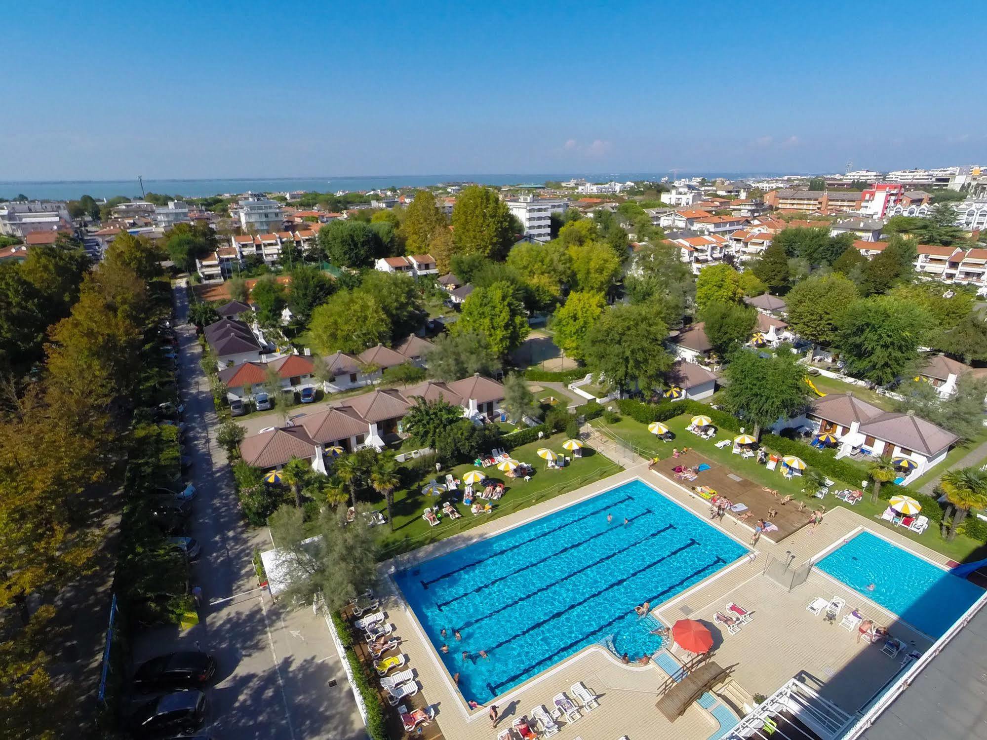 Aparthotel Albatros Lignano Sabbiadoro Extérieur photo