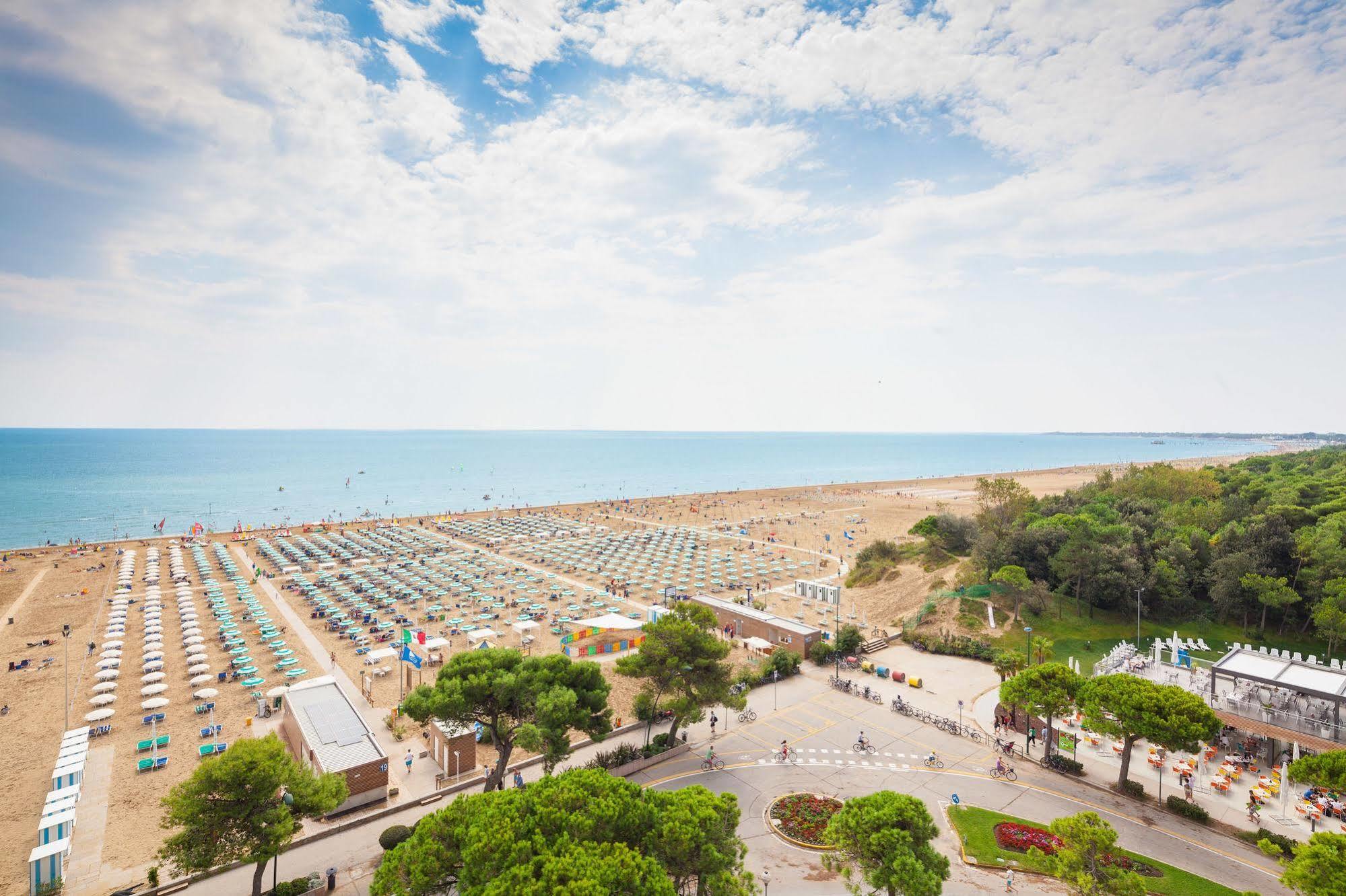 Aparthotel Albatros Lignano Sabbiadoro Extérieur photo